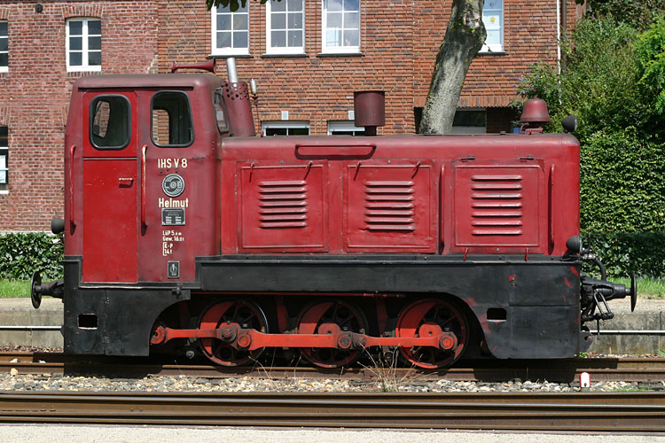 LKM 250564 - IHS "V 8"