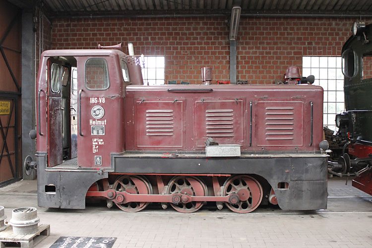 LKM 250564 - IHS "V 8"