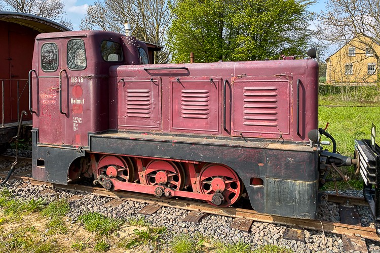 LKM 250564 - IHS "V 8"